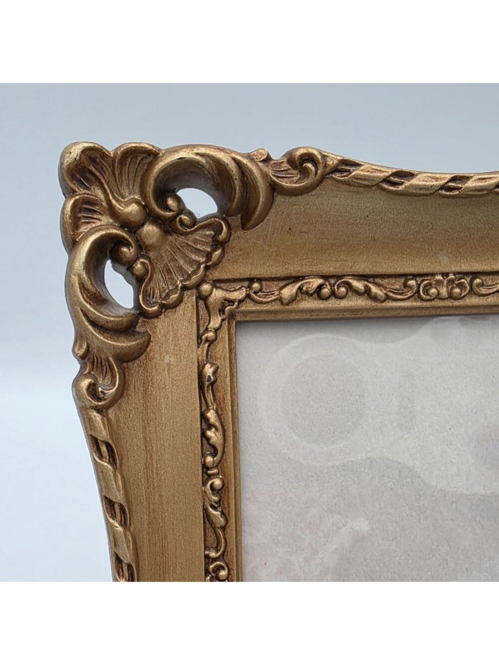 Vintage Gold Ornate Baroque-Style Picture Frame Faux Wood Easel Back 3.5x4.5
